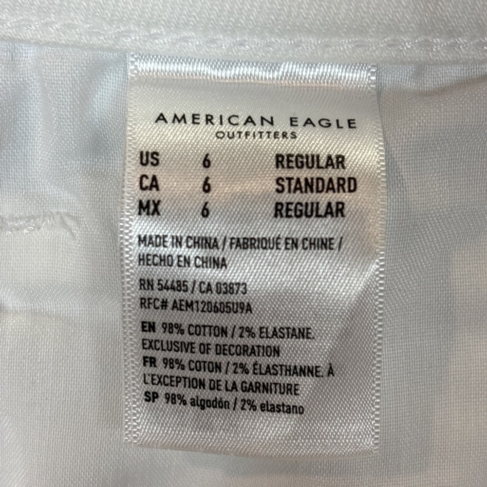 American Eagle Women Size 6 Mom Jean Stretch Regular High Rise White EUC - Picture 10 of 11